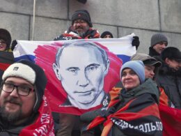 Russians support Putin