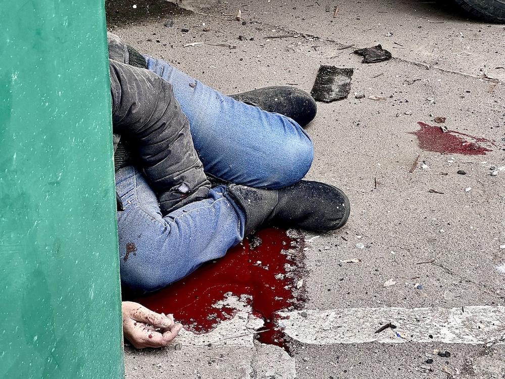 Russia attacks Ukrainian civilians Kherson