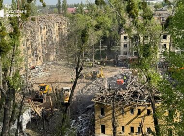 phones heard ringing under rubble two children missing after russia attacks kyiv kills 10 injures dozens damage residential neighborhood russia's missile attack overnight 24 2025 127a72c6-2811-4013-b8b5-9bcb57896b28 ukraine news ukrainian reports