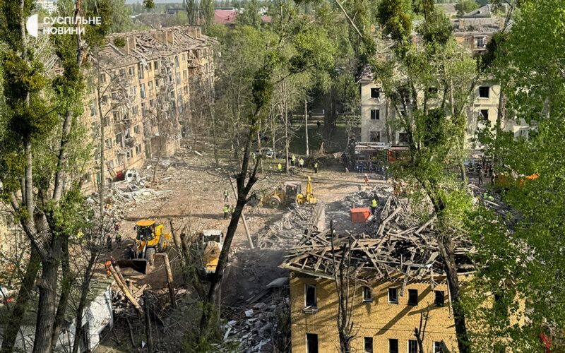phones heard ringing under rubble two children missing after russia attacks kyiv kills 10 injures dozens damage residential neighborhood russia's missile attack overnight 24 2025 127a72c6-2811-4013-b8b5-9bcb57896b28 ukraine news ukrainian reports
