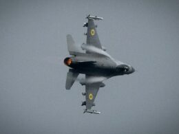 ukrainian f-16 pilot dies during combat mission fighter jet f16 ukraine news reports