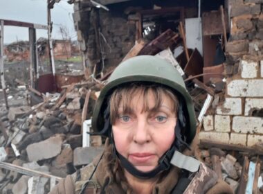 Svitlana, who serves with the 128th Brigade of the Territorial Defense Forces, destroyed a group of Russian soldiers with a single shot from a grenade launcher during an intense assault on the Zaporizhizhia front.