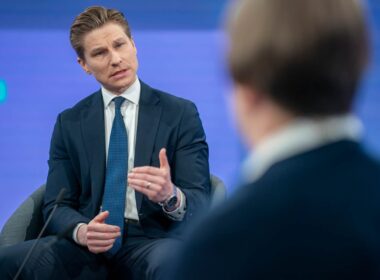 russian navy now guards shadow fleet oil tankers gulf finland minister says antti häkkänen finland's defense areenaylefi escorting armed forces something finnish officials haven’t seen before 24 said yle’s “ykkösaamu”