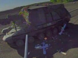 HF-1 drones bombard Russian howitzer