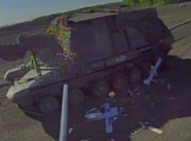 HF-1 drones bombard Russian howitzer