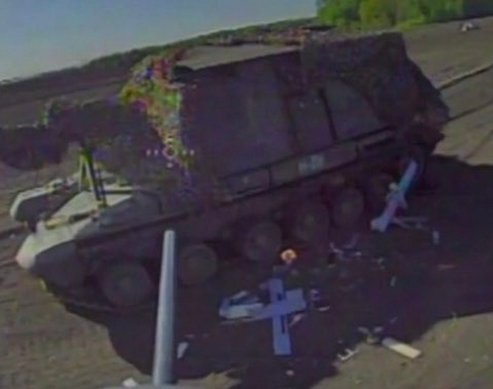 HF-1 drones bombard Russian howitzer