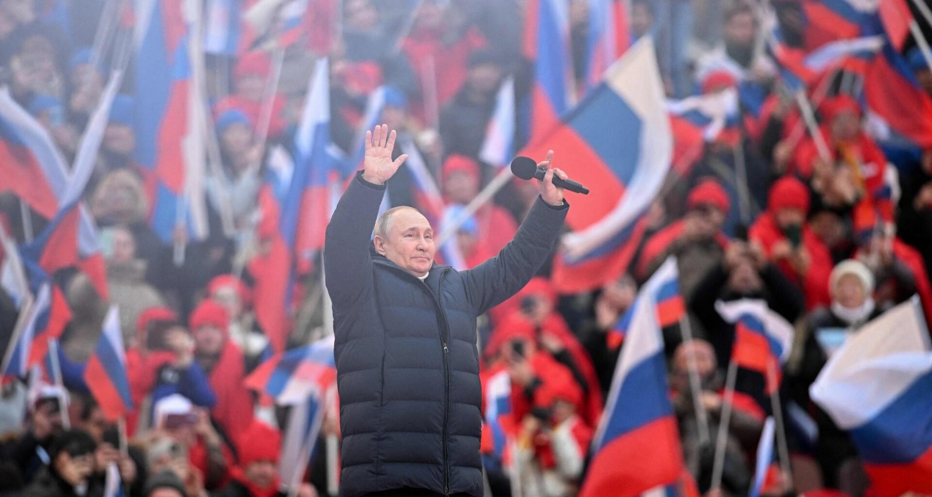 Russians support Putin Putinism war