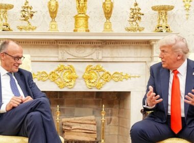 trump compares russia-ukraine war playground fight hints punishing both russia ukraine president donald (r) german chancellor friedrich merz white house 5 2025 44c84ea9-0d7f-42df-be34-474437ee said conflict need run its course before