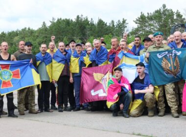 ukraine conducts fourth pow swap week returns defenders held since 2022 ukrainian service members returned russian captivity 14 2025 ukraine’s coordination headquarters treatment prisoners war latest group includes wounded ill