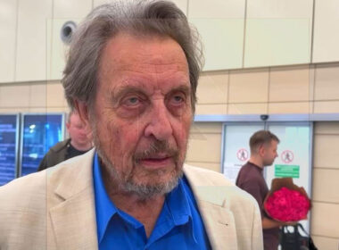 errol musk attends kremlin-backed event moscow praises putin spreads russian propaganda errol-elom-musk-south-african-apartheid-nazi remarks elon musk's father repeated false narratives ukrainian biolabs alleged oppression russian-speakers south african billionaire traveled take part